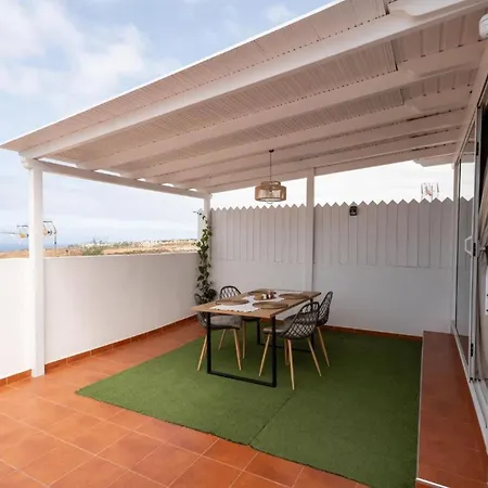 Atico Con Barbacoa Y Terraza *
