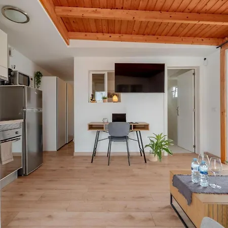 Atico Con Barbacoa Y Terraza